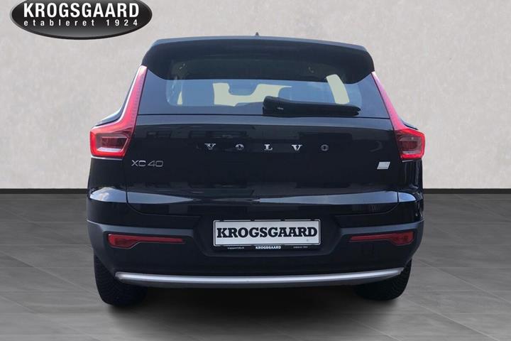 Sort Volvo XC40 fra 2022