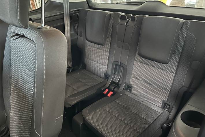 Sort VW Touran fra 2019