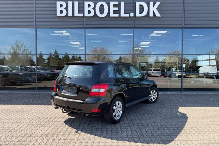 Sort Mercedes GLK220 fra 2009