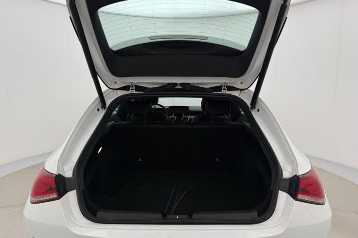 Hvid Mercedes CLA200 d fra 2019
