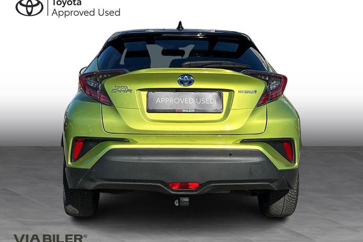 Grøn Toyota C-HR fra 2019 set udefra
