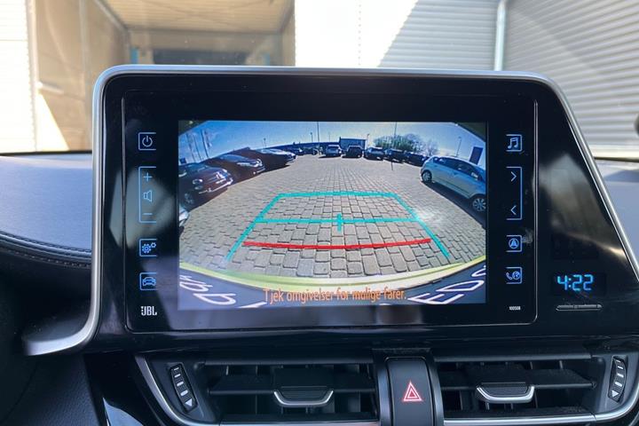 Grøn Toyota C-HR fra 2019