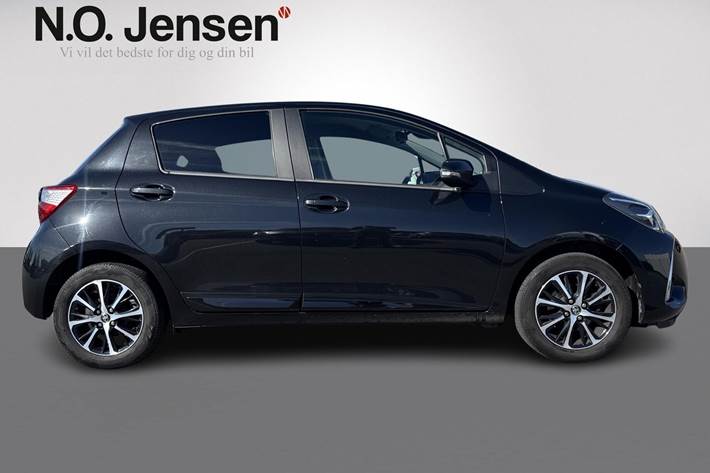 Sort Toyota Yaris fra 2019