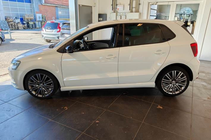 Hvid VW Polo fra 2017