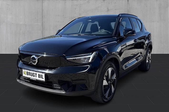Sort Volvo XC40 fra 2023 set udefra