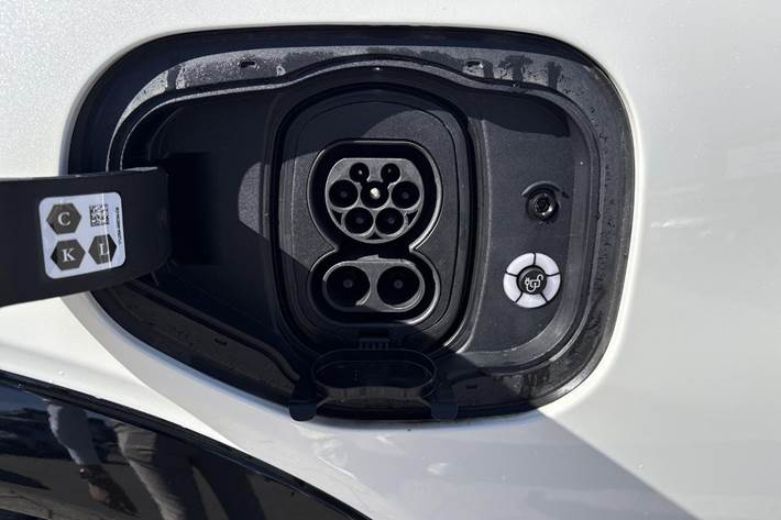 Hvid Ford Mustang Mach-E fra 2023