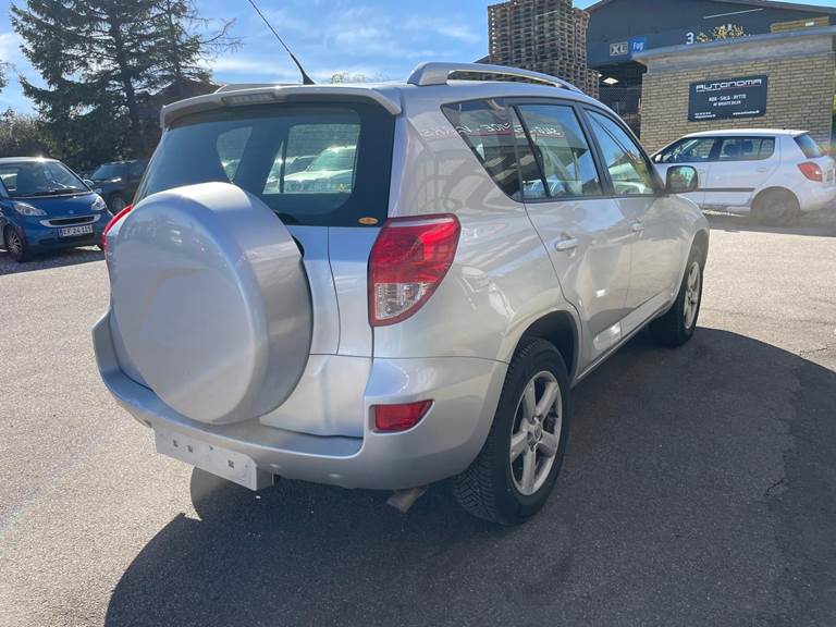 Toyota RAV4 2,0 VVT-i 4x4 Van