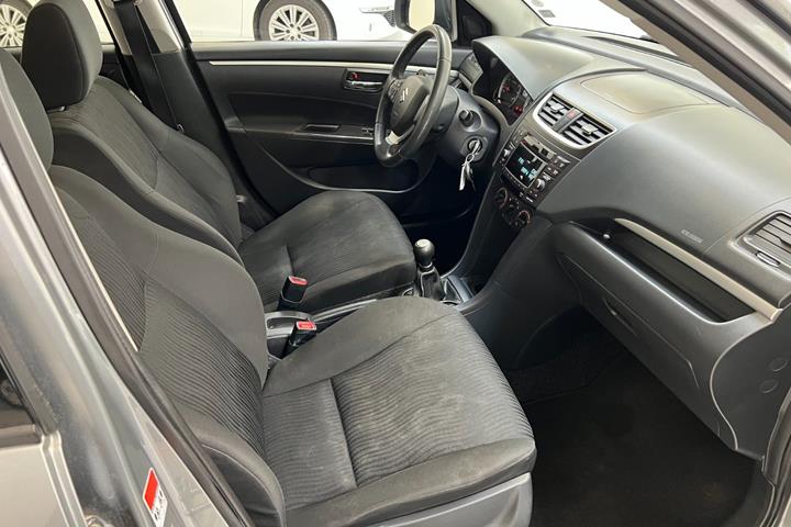 Grå Suzuki Swift fra 2012