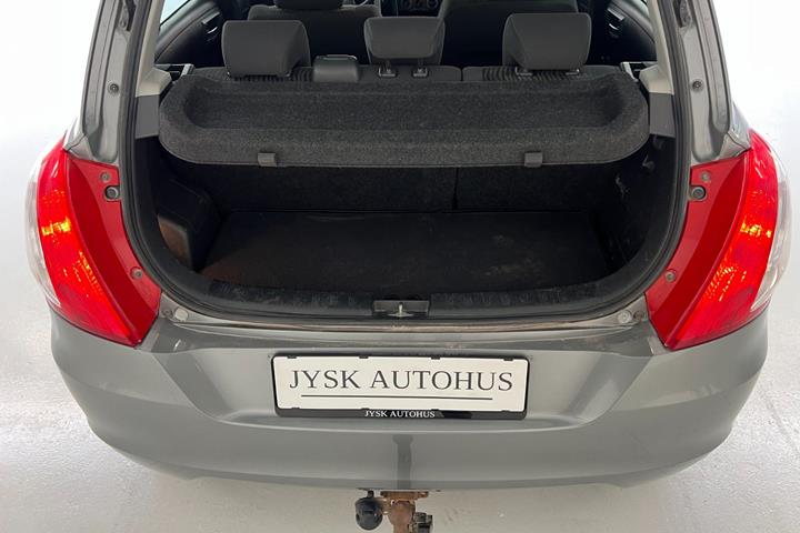 Grå Suzuki Swift fra 2012