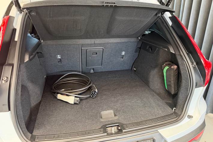 Hvid Volvo XC40 fra 2021