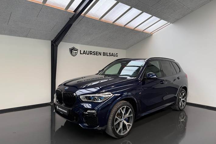 Blå BMW X5 fra 2021
