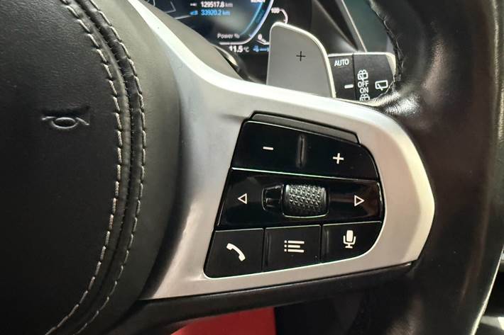 Blå BMW X5 fra 2021