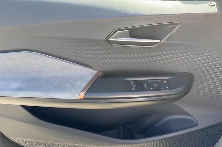 Grå Cupra Born fra 2023