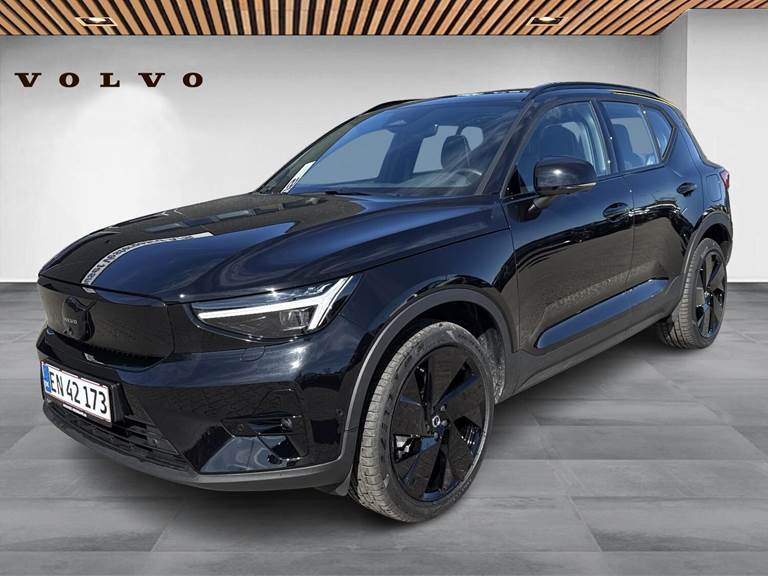 Volvo EX40 Extended Range Black Edition