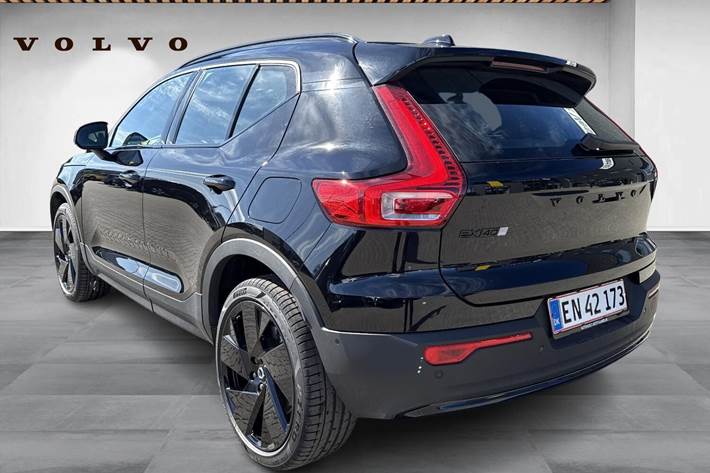 Sort Volvo EX40 fra 2026