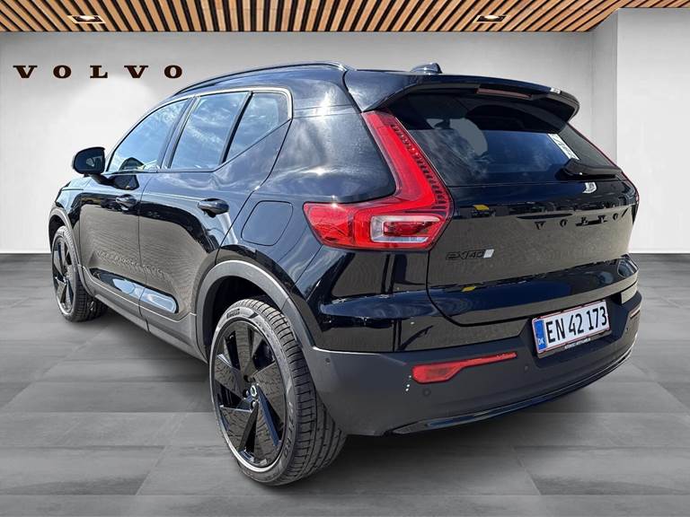 Volvo EX40 Extended Range Black Edition