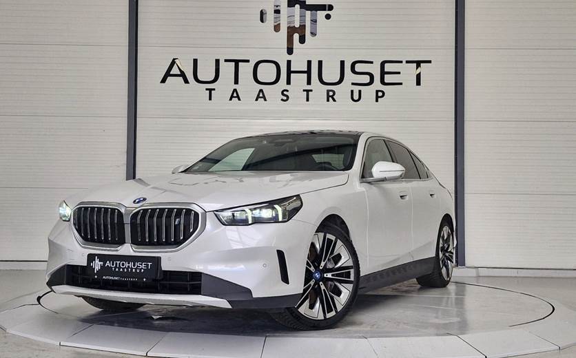 BMW i5 eDrive40