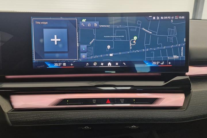 Hvid BMW i5 fra 2024