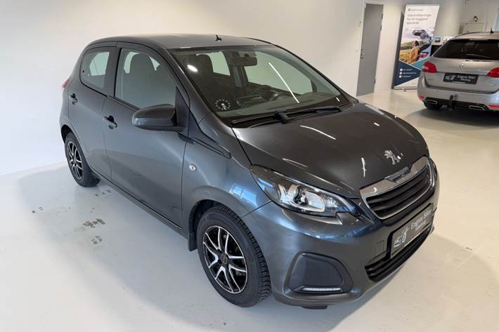 Grå Peugeot 108 fra 2015