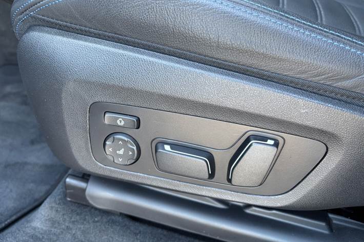 Blå BMW iX3 fra 2024