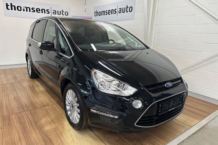 Sort Ford S-MAX fra 2014 set udefra