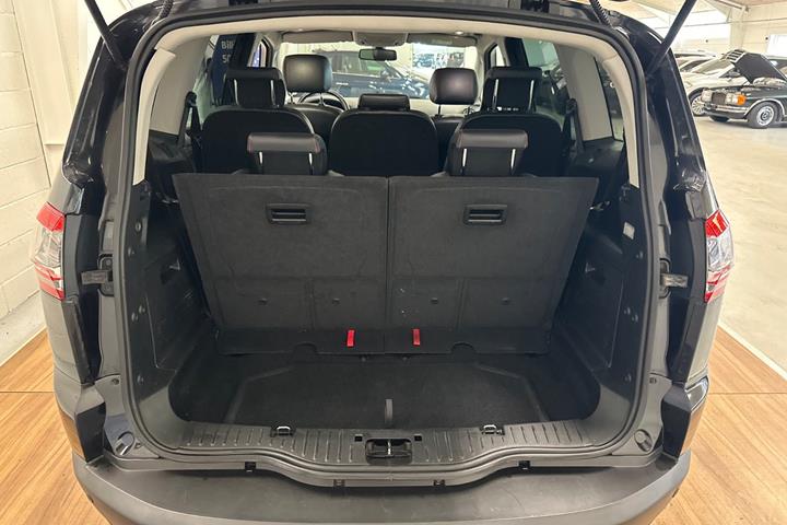 Sort Ford S-MAX fra 2014