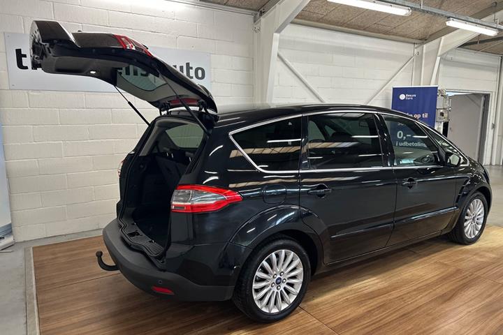 Sort Ford S-MAX fra 2014