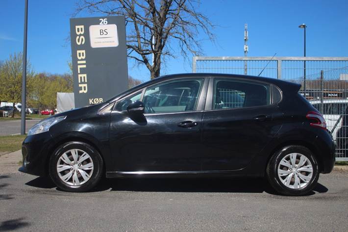 Sort Peugeot 208 fra 2014