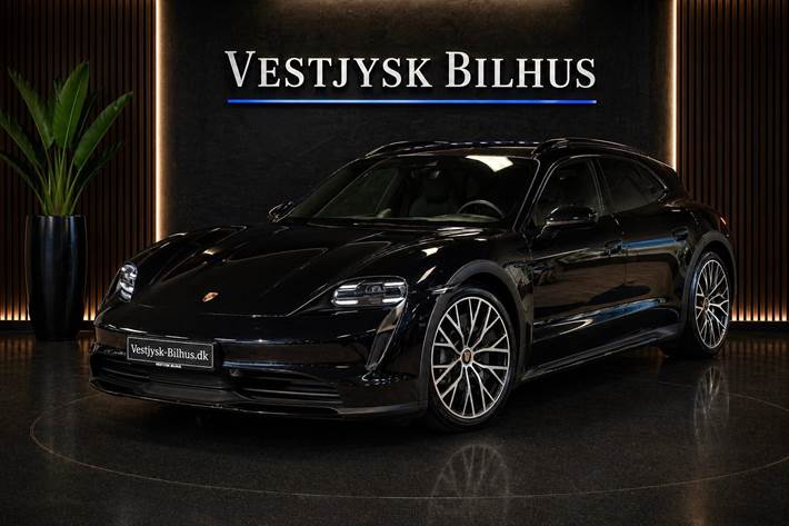 Sort Porsche Taycan 4 fra 2022