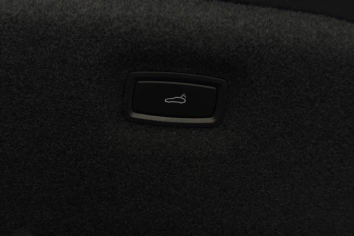 Sort Porsche Taycan 4 fra 2022