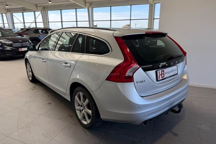 Sølv Volvo V60 fra 2017