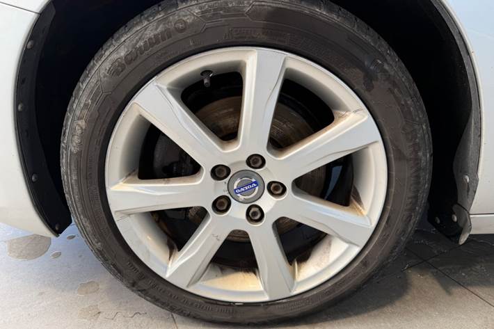 Sølv Volvo V60 fra 2017