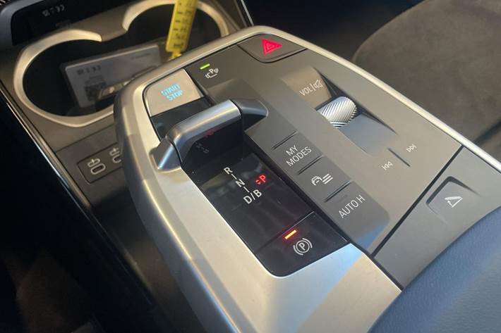 Grå BMW iX2 fra 2026