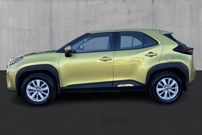 Gul Toyota Yaris Cross fra 2022
