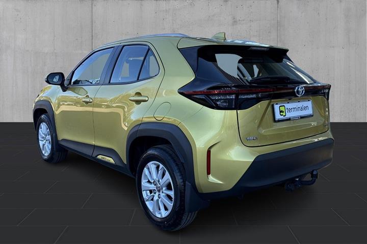 Gul Toyota Yaris Cross fra 2022