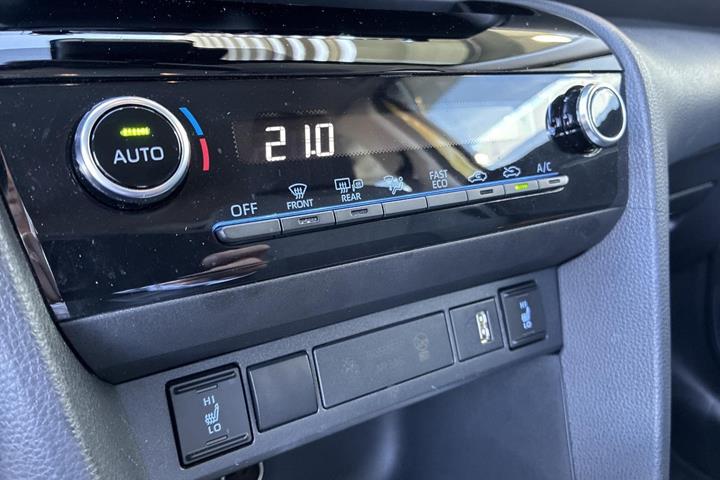 Gul Toyota Yaris Cross fra 2022