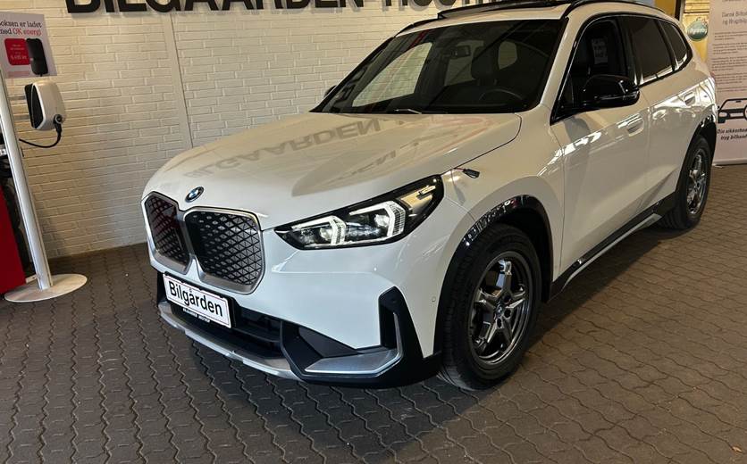 BMW iX1 eDrive20 X-Line