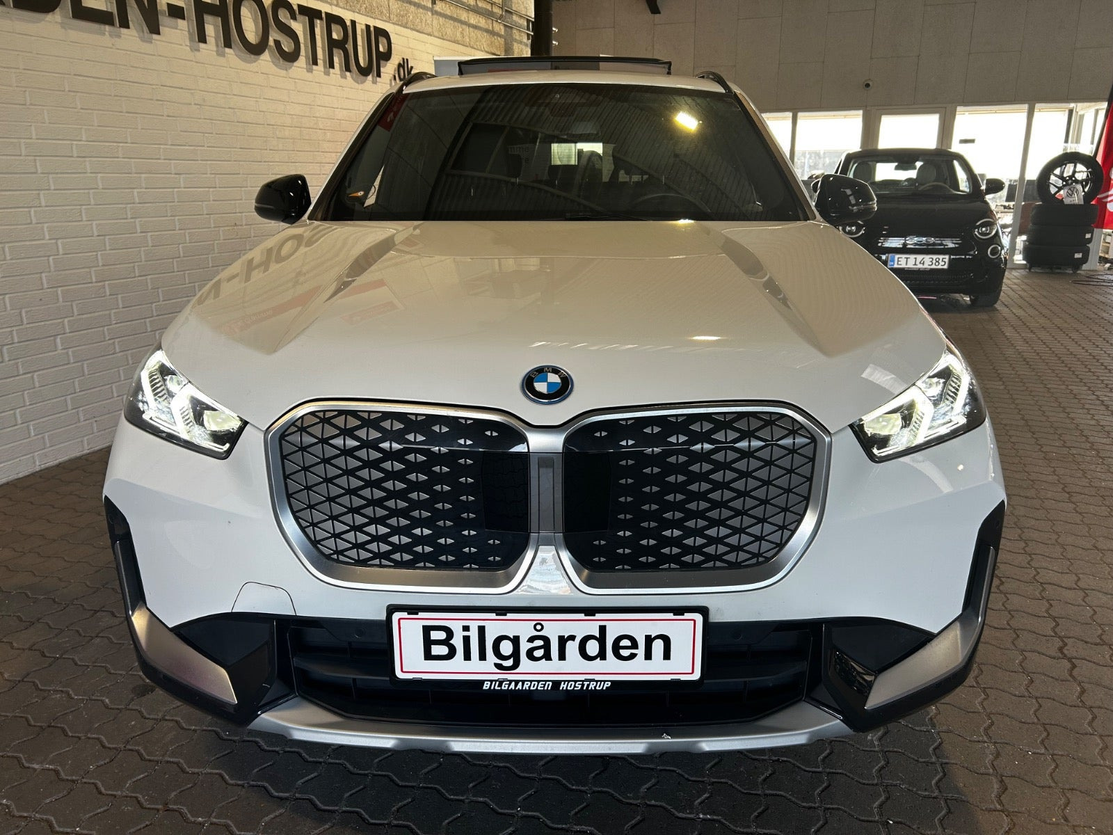 Hvid BMW iX1 fra 2024