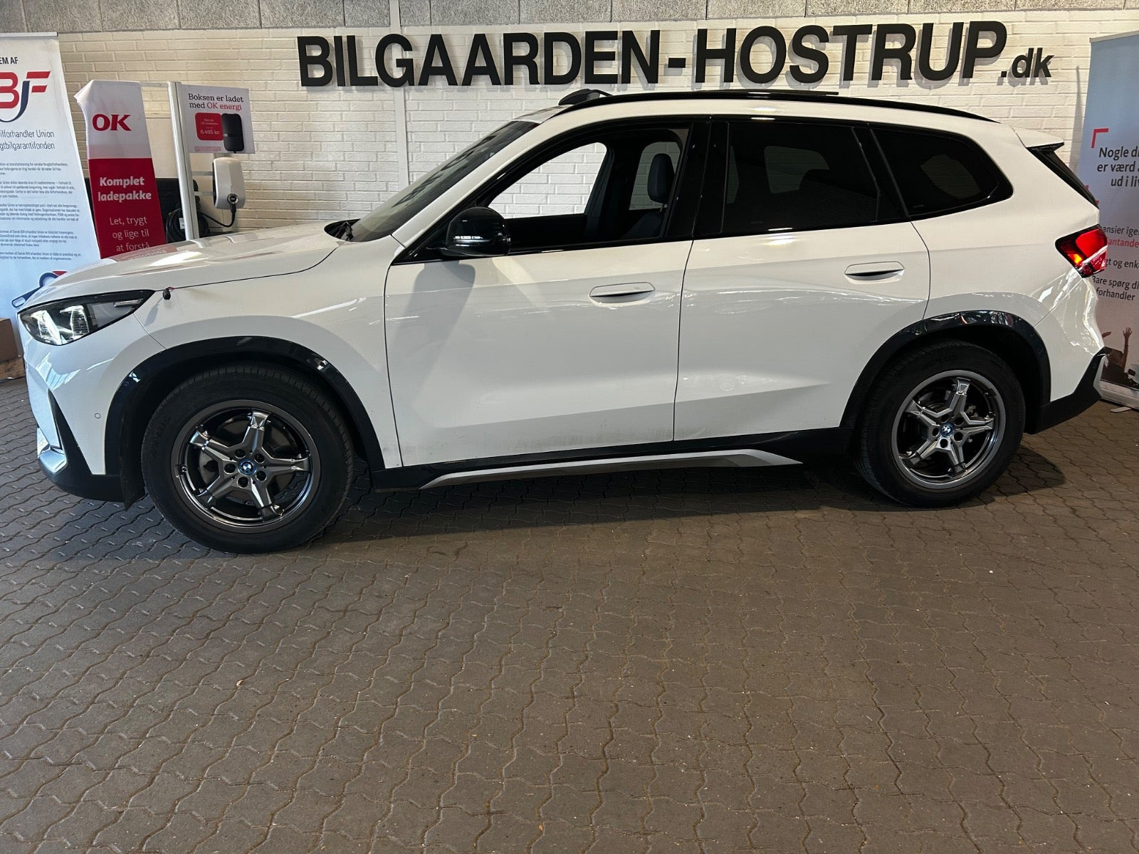 Hvid BMW iX1 fra 2024