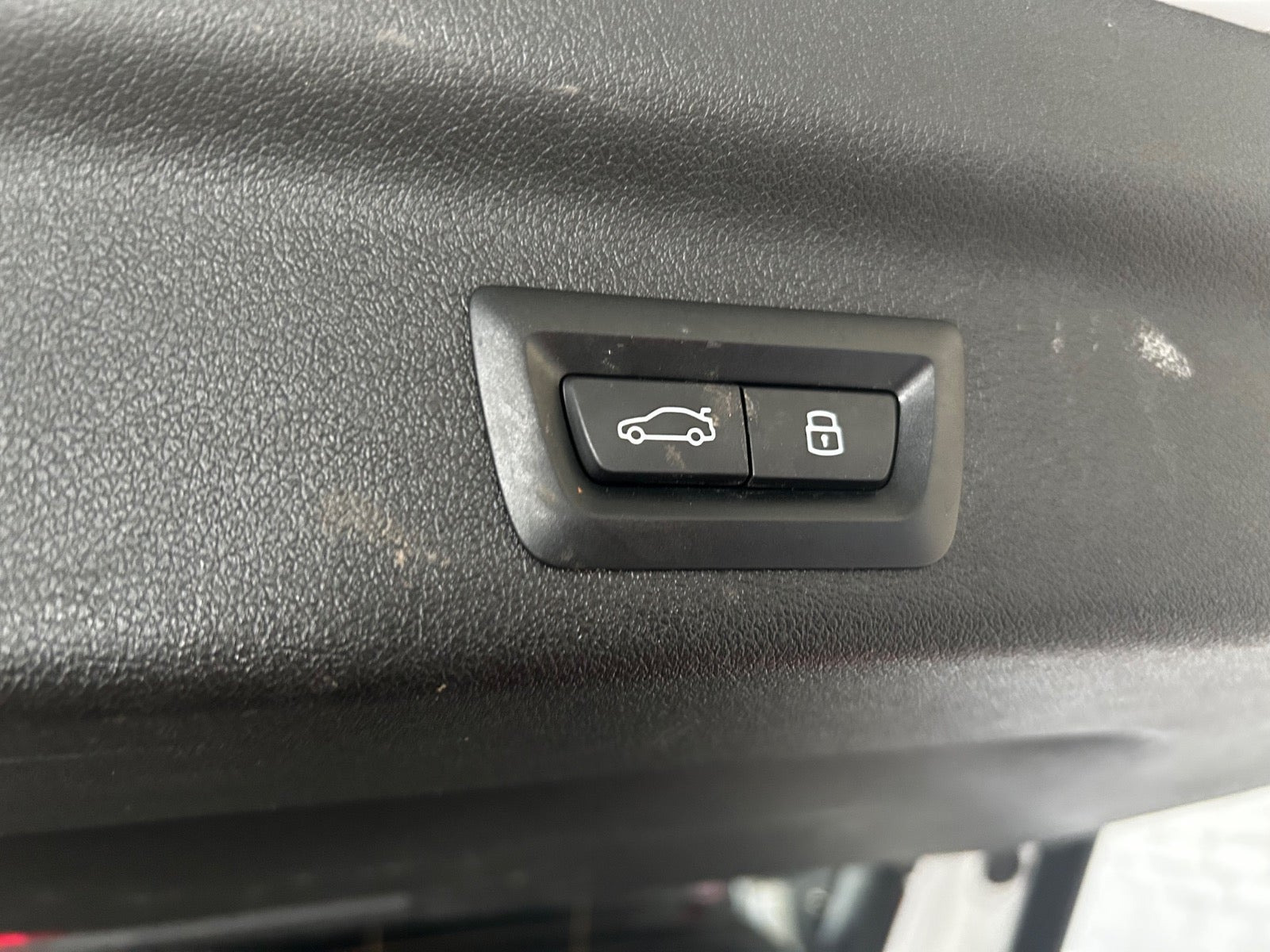 Hvid BMW iX1 fra 2024
