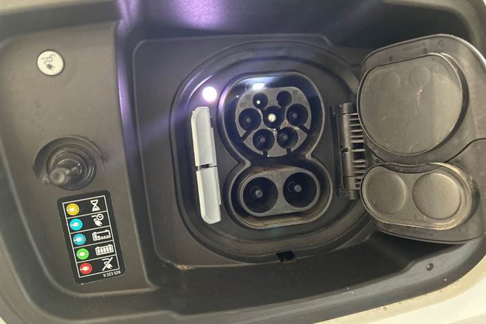 Hvid BMW iX1 fra 2024