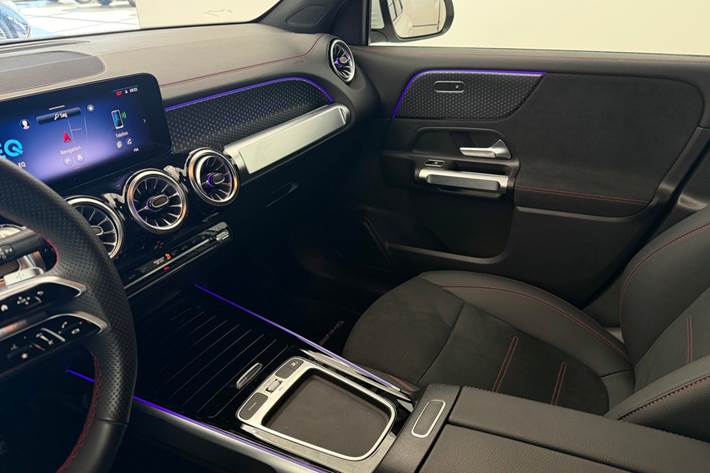 Hvid Mercedes EQB250+ fra 2026