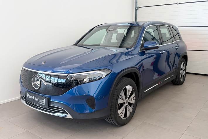 Blå Mercedes EQB300 fra 2025