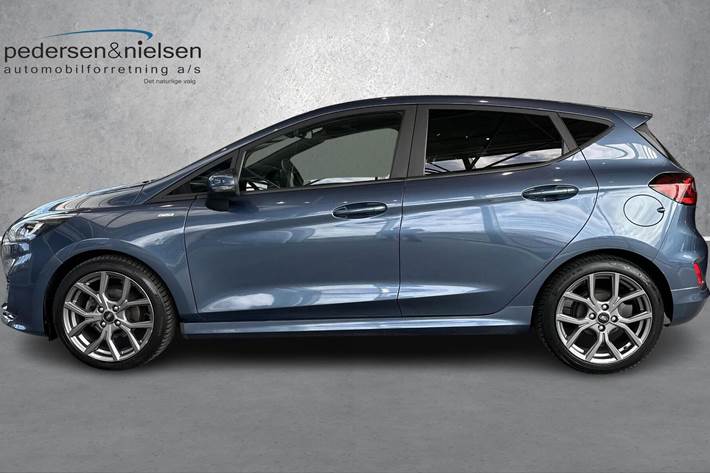 Blå Ford Fiesta fra 2022