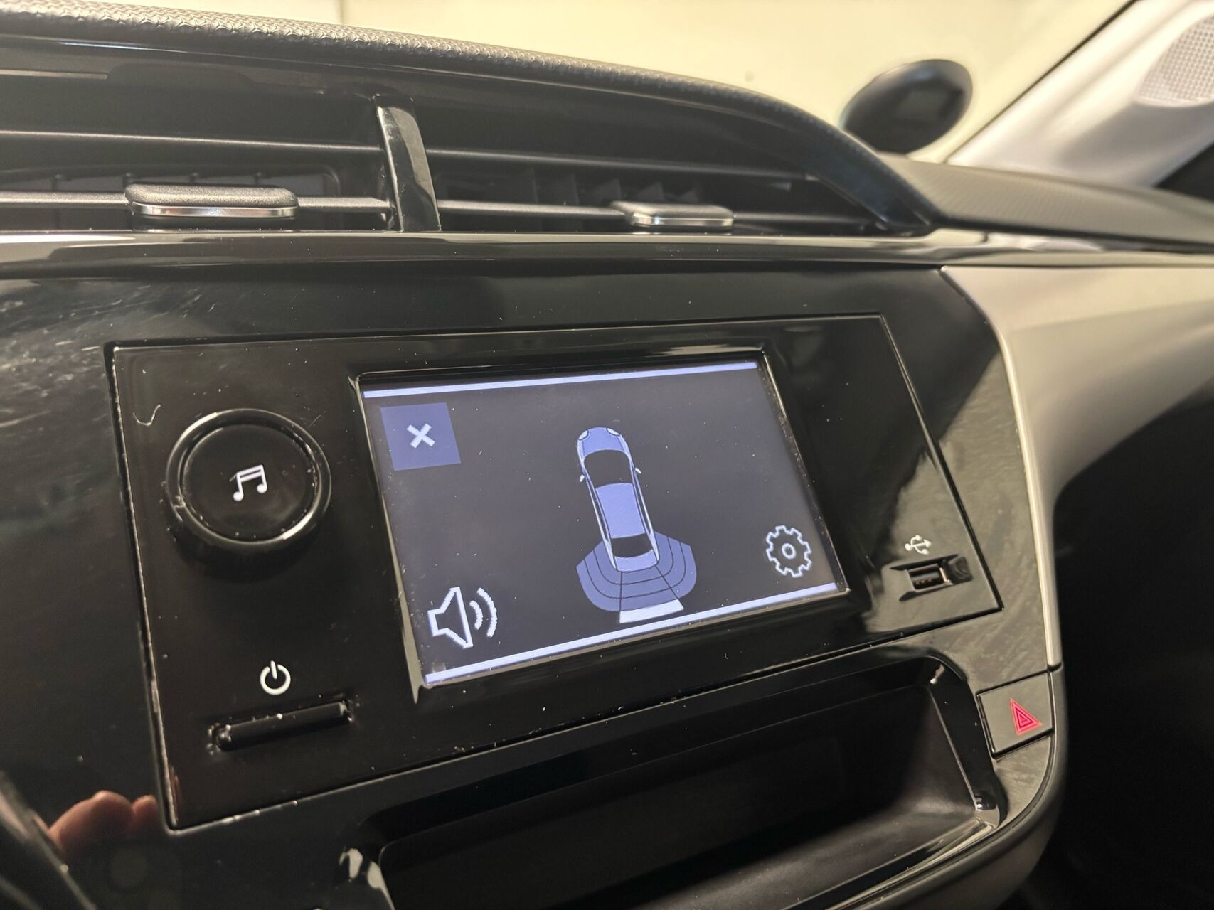 Sølv Opel Corsa fra 2024