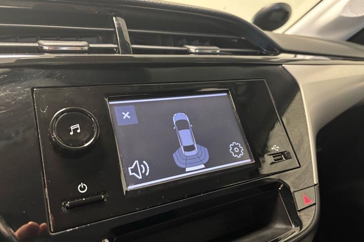 Sølv Opel Corsa fra 2024