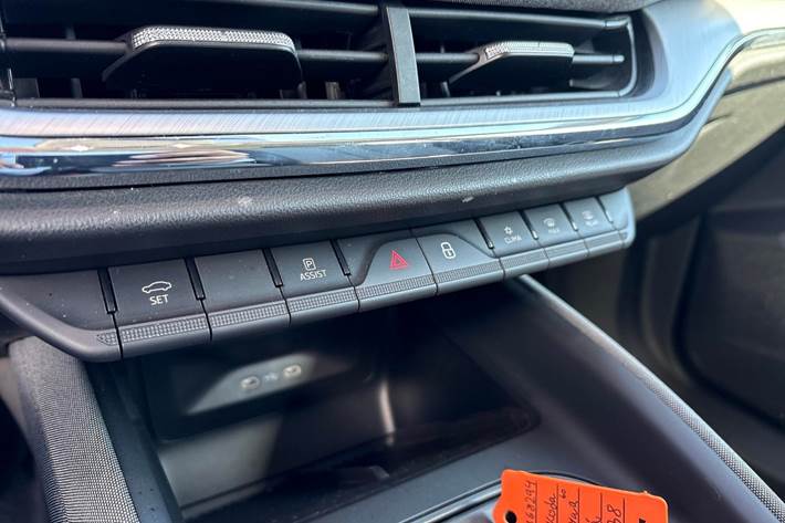 Grå Skoda Enyaq fra 2022