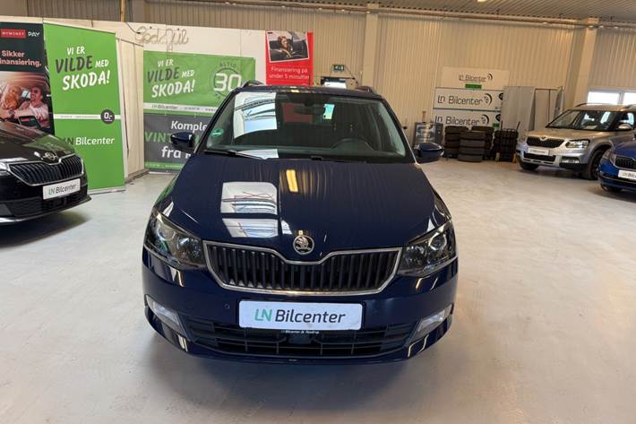 Blå Skoda Fabia fra 2018