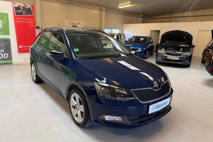 Blå Skoda Fabia fra 2018