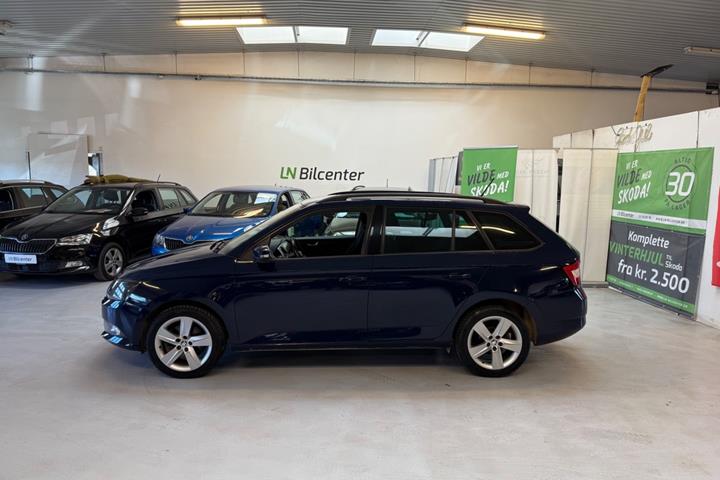 Blå Skoda Fabia fra 2018